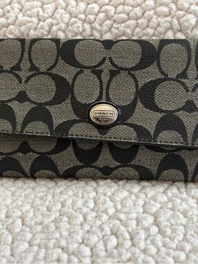 Coach Black and White/Tan Signature Continental Wallet